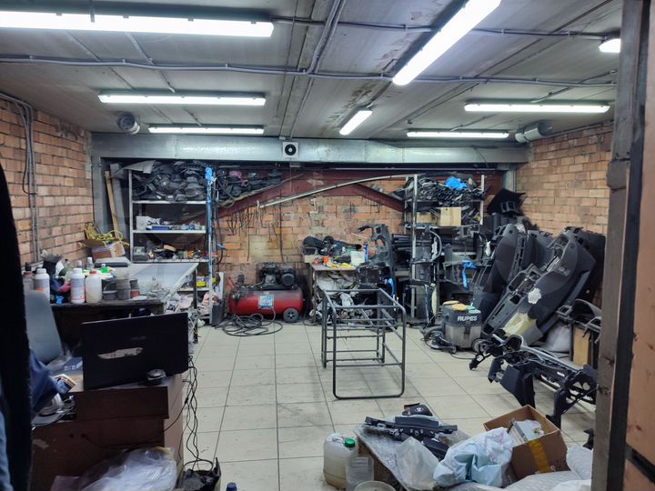 Гараж, > 30 м²