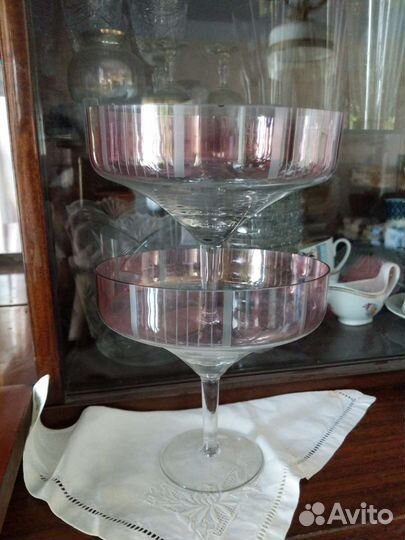 Бокалы и штоф, хрусталь