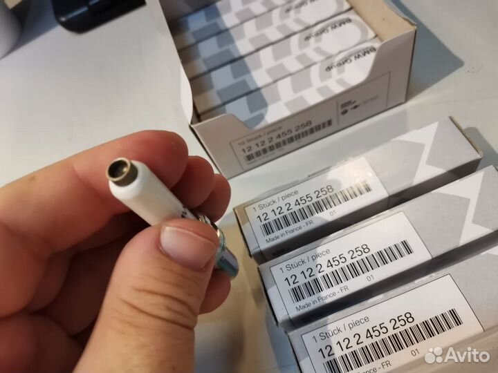 Свеча зажигания BMW G05 G07 G11 G20 12122455258