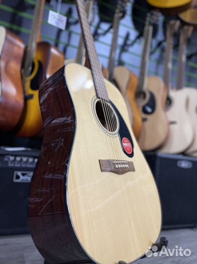 Fender CD-60 Акустическая гитара