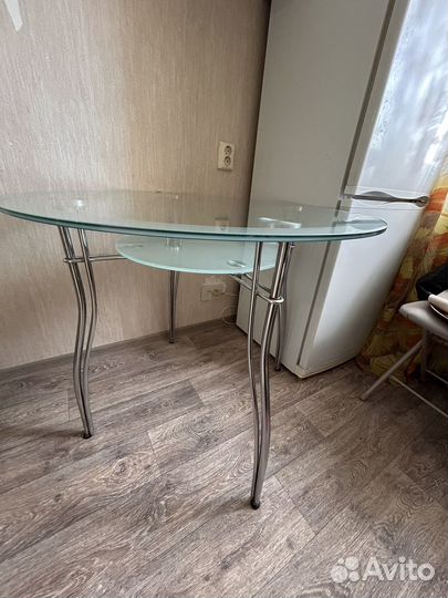 Кухонный стол