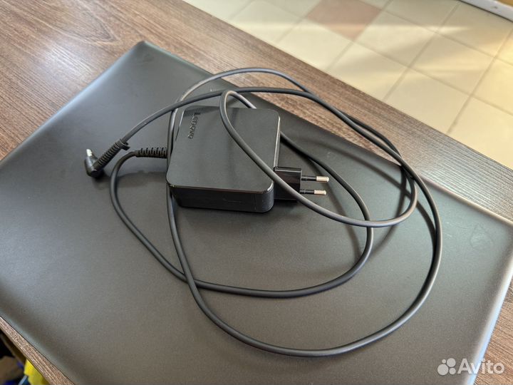 Ноутбук lenovo