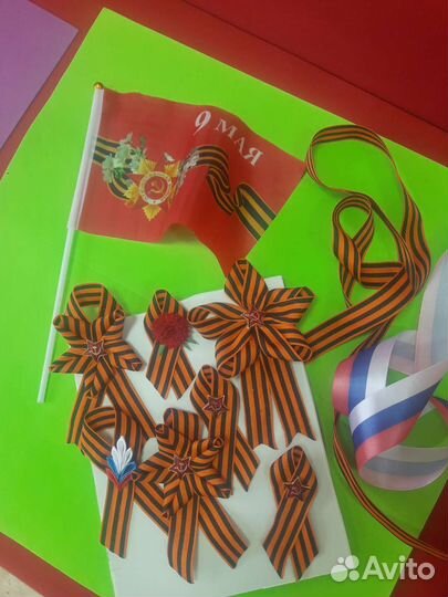 Георгиевская лента, брошь, значок