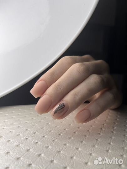 Модель на маникюр