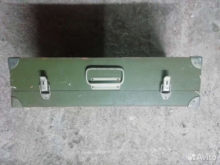 Деревянный чемодан