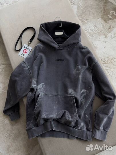 Стильная толстовка Balenciaga