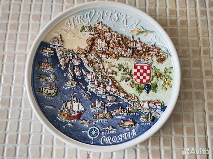 Тарелка декоративная настенная