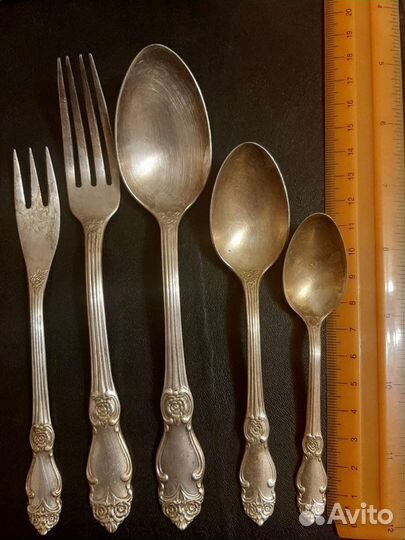 Набор ложек мельхиор с позолотой и набор десертный