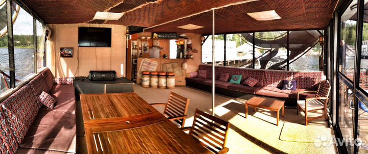 Аренда прогулочной яхты типа HouseBoat