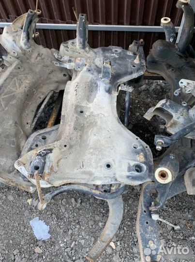 Подрамник Peugeot 206