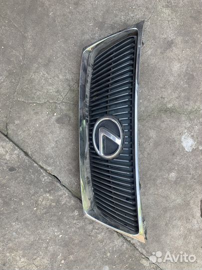 Решётка бампера lexus is250