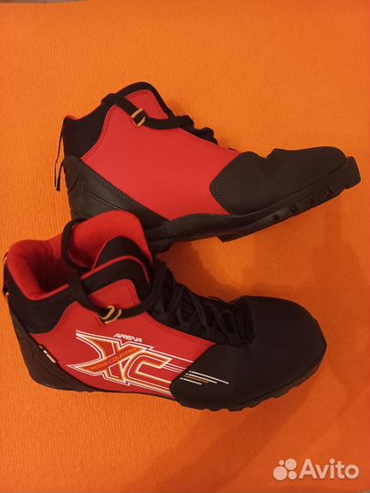 Лыжные ботинки