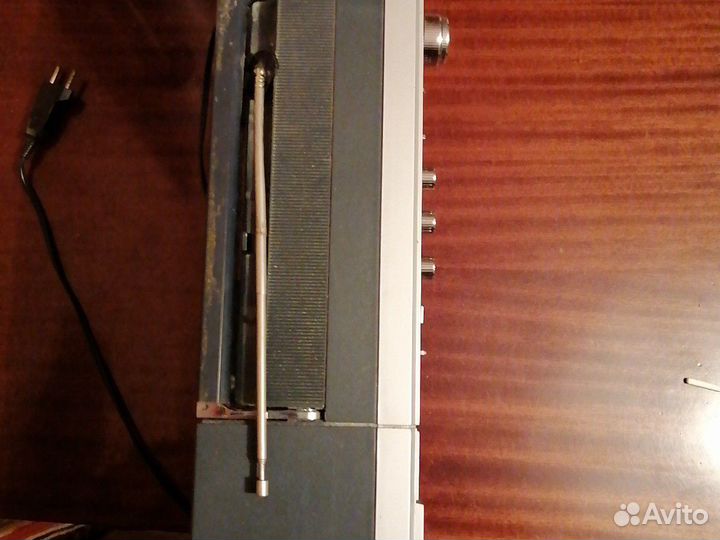 Винтажная магнитола Sanyo M-w2k 