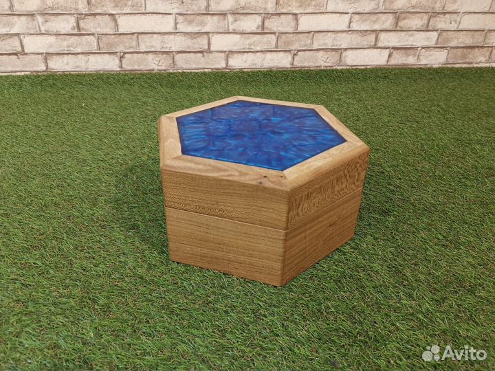 В наличии шкатулка из слэба и эпоксидной смолы