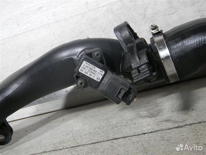Патрубок интеркулера 1K0145770AK Volkswagen
