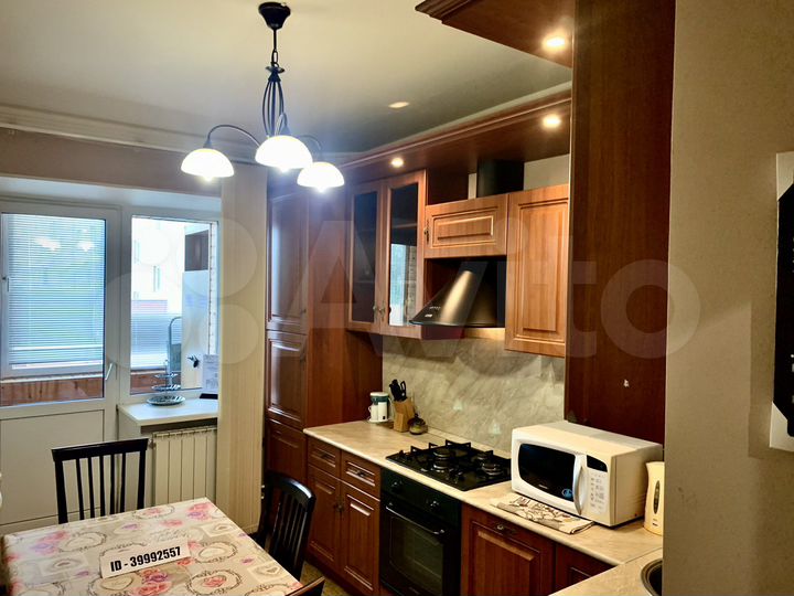 2-к. квартира, 60 м², 2/9 эт.