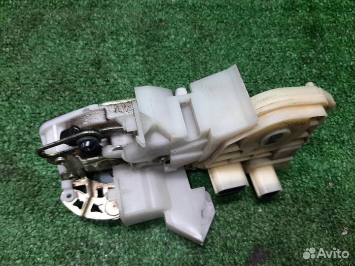 Замок двери передней левой Honda Jazz 2004