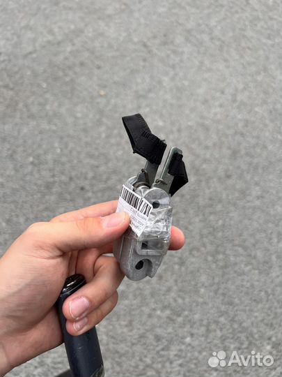 Замок задней спинки сидения priora