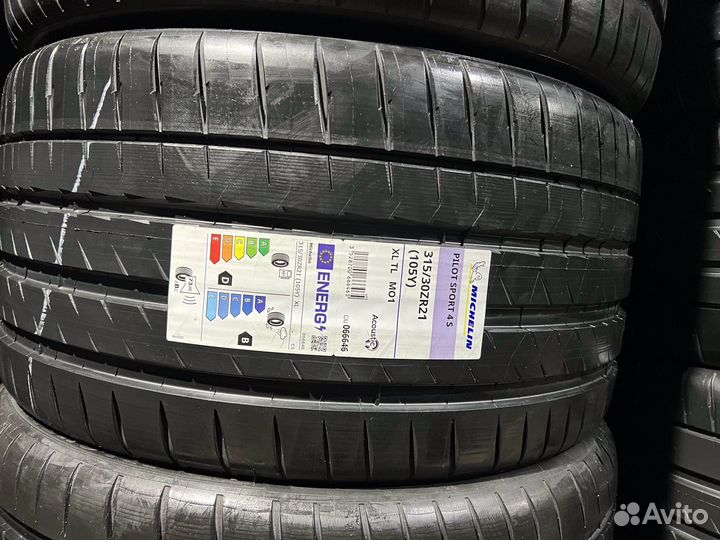 Michelin Pilot Sport 4 Acoustic 275/35 R21 и 315/30 R21