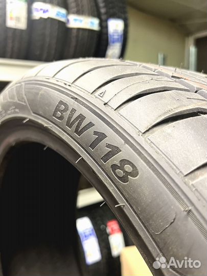 Bearway BW118 275/45 R21 141U