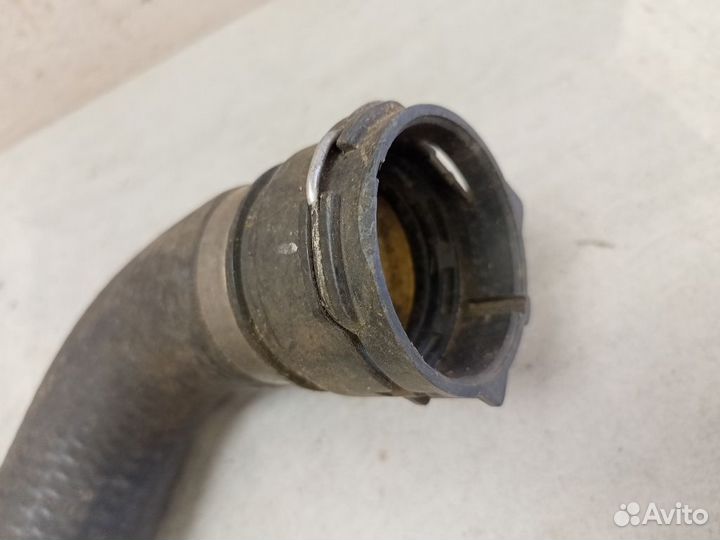 Патрубок системы охлаждения