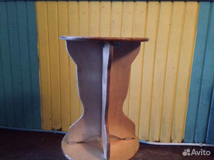 Табурет деревянный