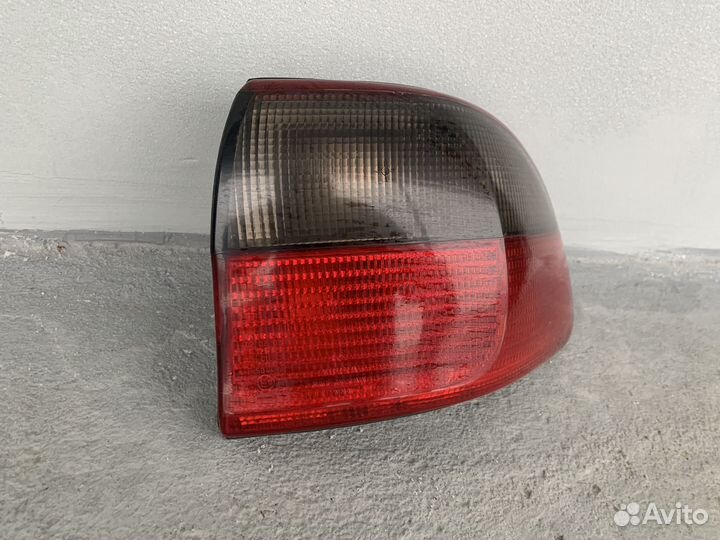 Фонарь задний правый Opel Omega B