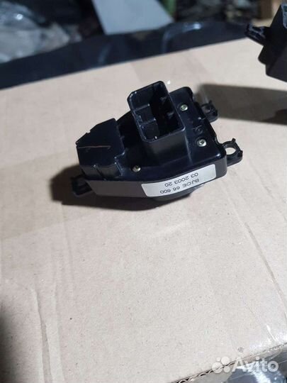 Блок управления стеклоподьемниками mazda 3 bk