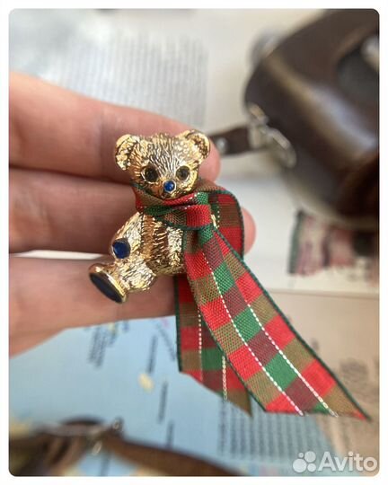 Брошь в ретро стиле Мишка