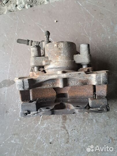 Суппорт передний Ford Mondeo