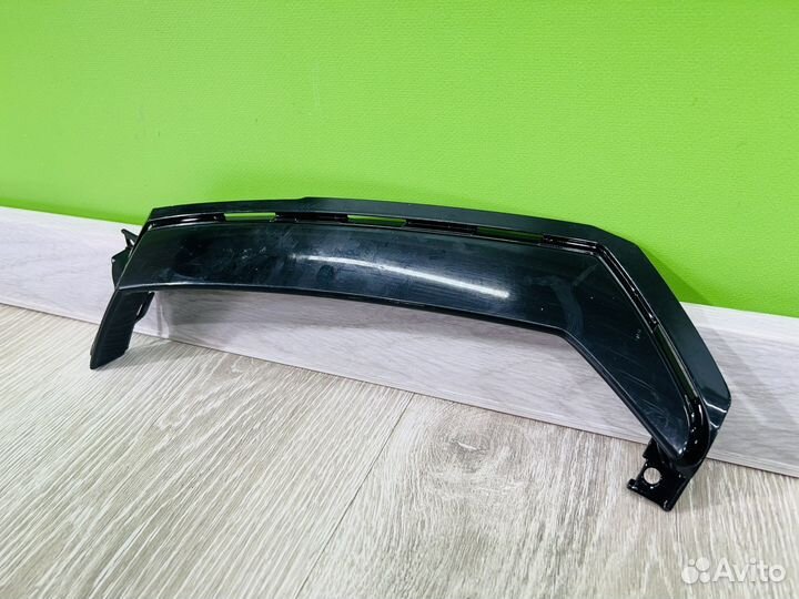 Накладка бампера Lamborghini Urus 4ML807819