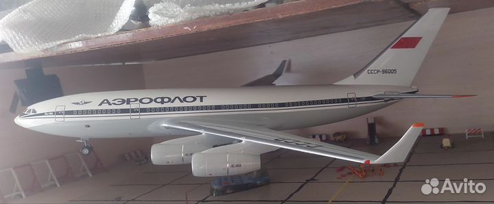 Ил-96-300 в М.1:72