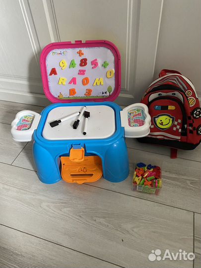 Стульчик-парта и рюкзачок