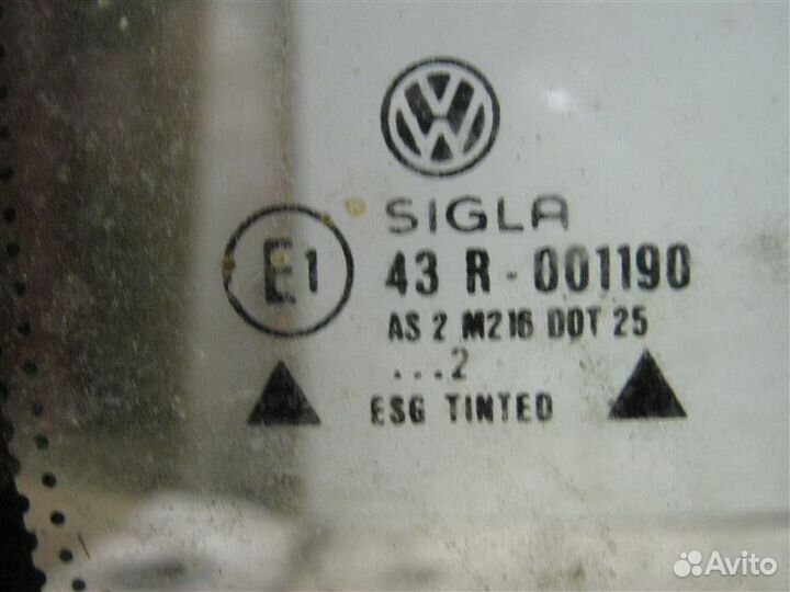 Стекло кузовное глухое правое Volkswagen Passat