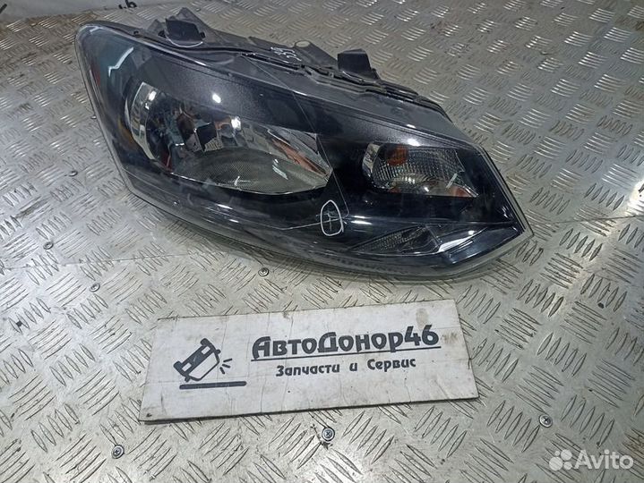 Фара правая оригинал Volkswagen Polo седан галоген