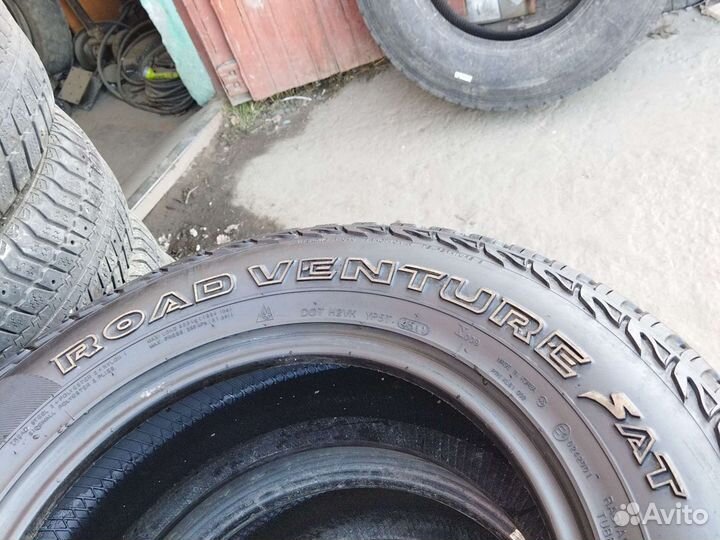 Kumho Road Venture SAT KL61 235/70 R16 104S