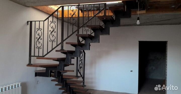 Лестница для загородного дома