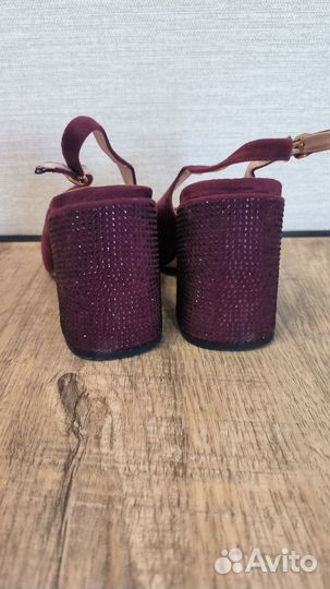 Босоножки замшевые 35