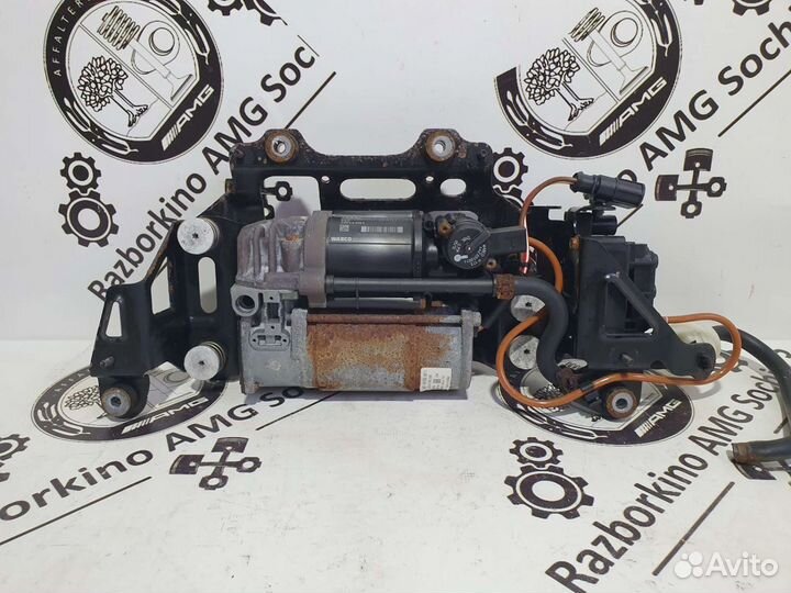 Компрессор пневмоподвески для Audi A8 D4