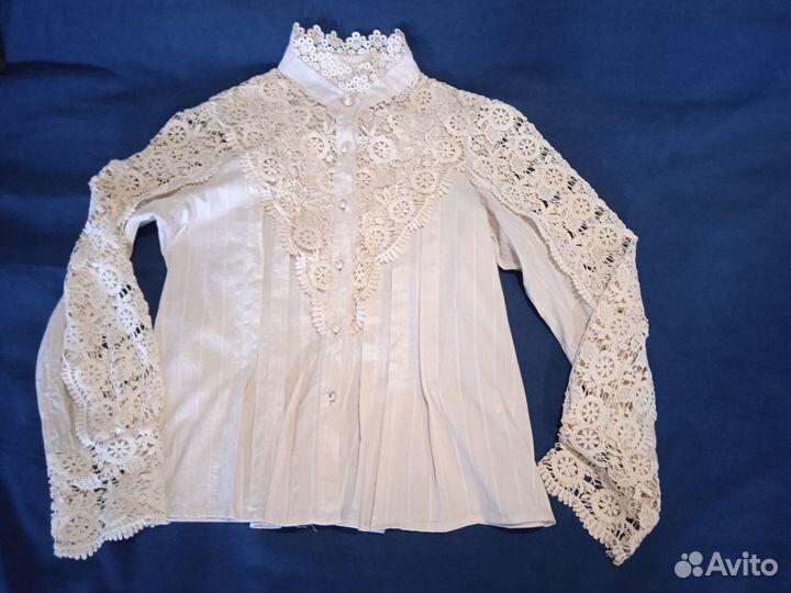 Блузка с кружевом
