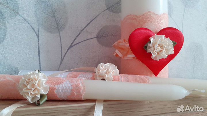 Для свадьбы: бутылки шампанского, свечи (очаг)