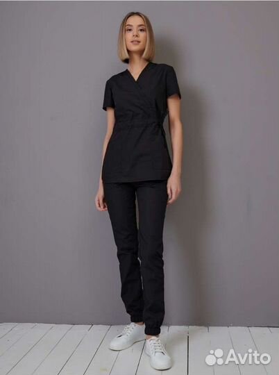 Медицинский костюм женский
