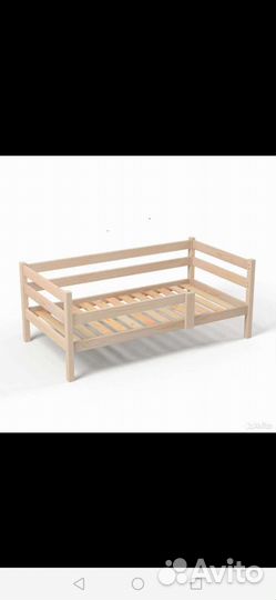 Детская кровать с бортиком и матрасом