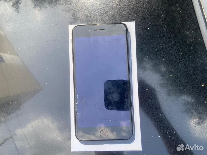 iPhone 8 plus 64gb разбитый
