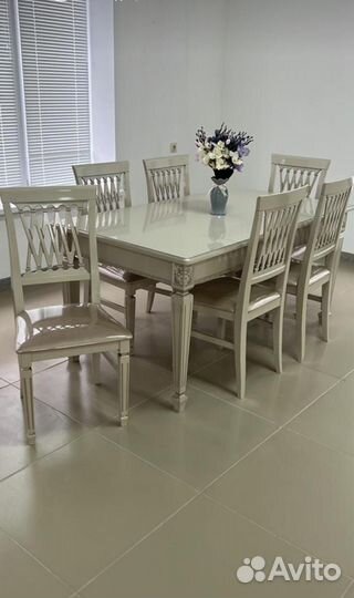 Комплект Кухонный стол и стулья