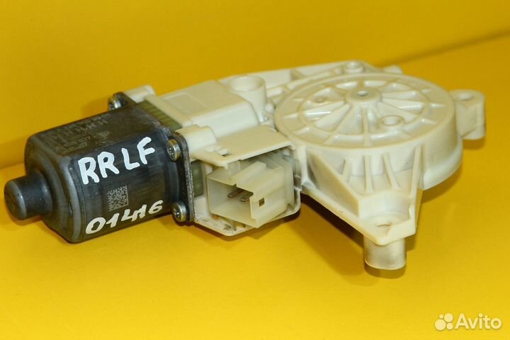 S500 W222 Мотор стеклоподъемника задний левый