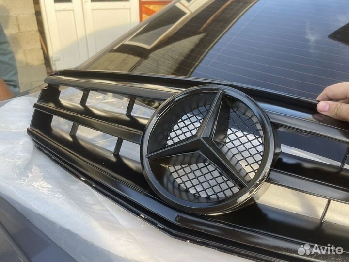 Решетка радиатора Mercedes w204