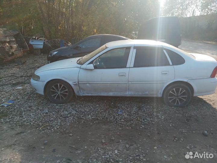 Двигатель автомобиля Opel Vectra B X18XE АКПП