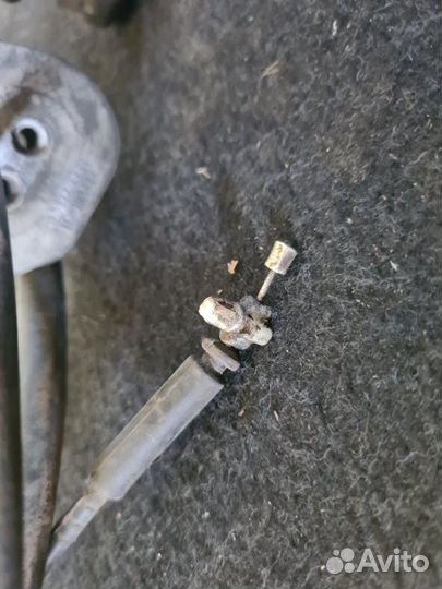 Трос замка капота LADA Largus K4M 2016