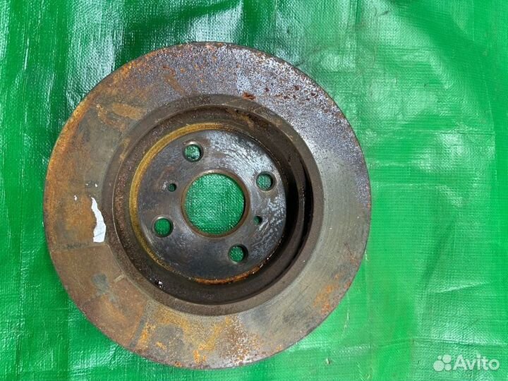 Тормозной диск передний Toyota Yaris mxph10